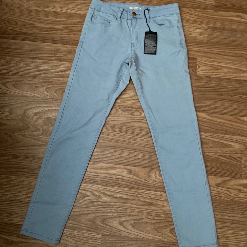 Skinny jegging